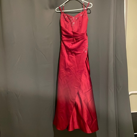 Alexia Designs - 2114 Bead Embellished V-Neck A-Line Dress size 6 Red - Picture 2 of 8